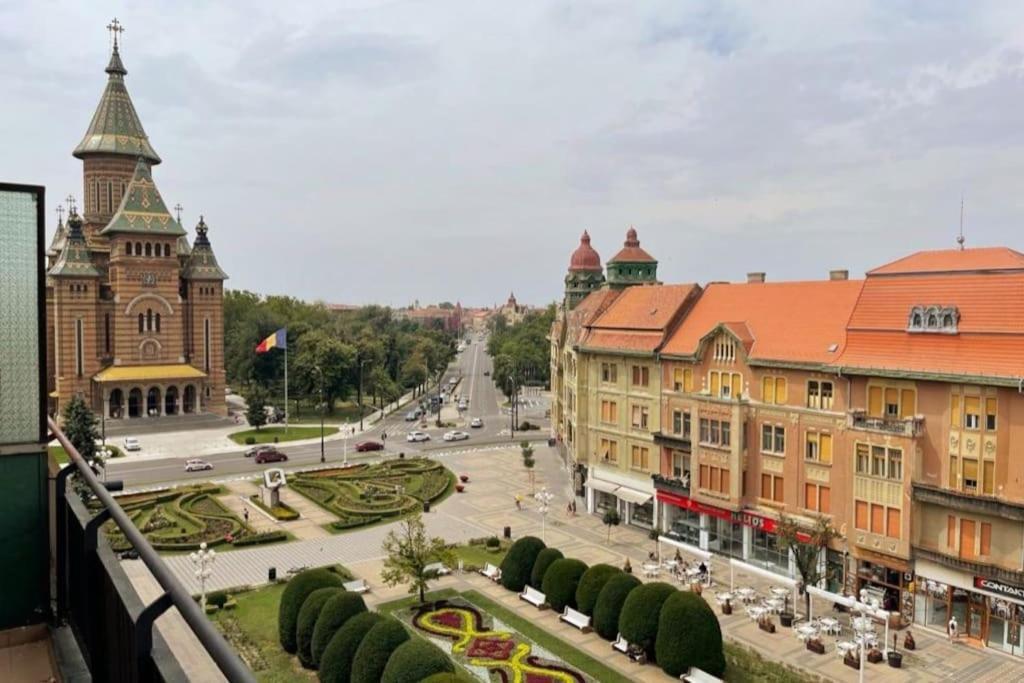 A Unique Ultra-central, Modern Appartamento Timisoara